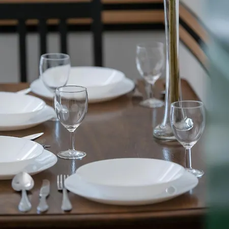 Komfortowy Apartament Blisko Rzeki We Wroclawiu Z Biurkiem I Wanna By Renters Apartment *
