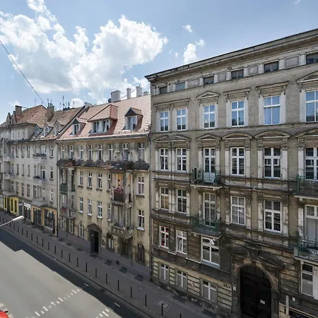 Komfortowy Apartament Blisko Rzeki We Wroclawiu Z Biurkiem I Wanna By Renters فروتسواف