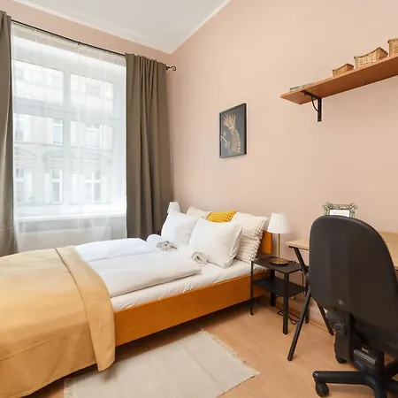 Komfortowy Apartament Blisko Rzeki We Wroclawiu Z Biurkiem I Wanna By Renters *